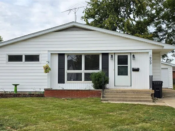 909 N Franklin St, Litchfield, IL 62056