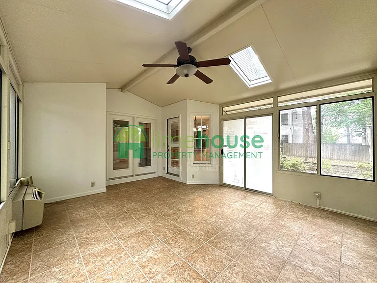 2849 Crossings Dr — Photo 14