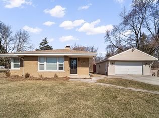 22W144 Marston Ave, Glen Ellyn, IL 60137