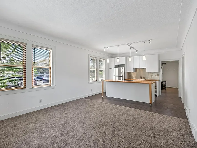 144 8th Ave S #1 — Photo 4