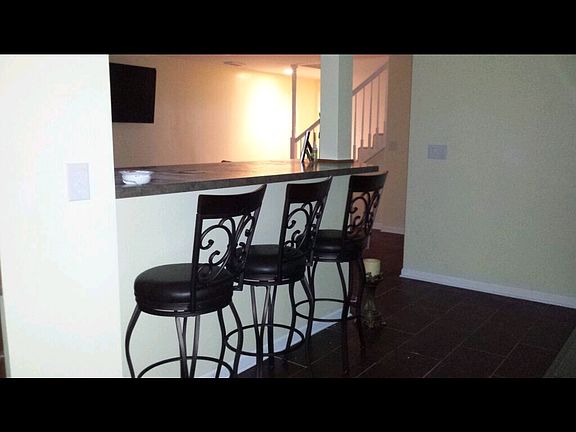 5th image of 1305 Primrose Ln