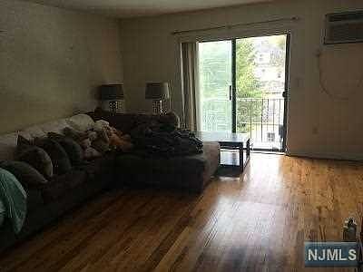 5th image of 153-161 3rd Ave