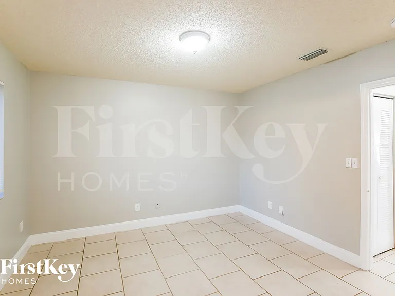 13921 SW 173rd Ter — Photo 6