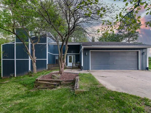 640 Northern Oaks Dr, Groveland, IL 61535