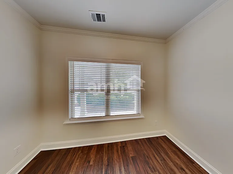 514 Crestmont Ln — Photo 18