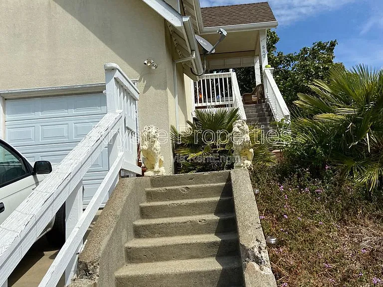 544 Porter St — Photo 2
