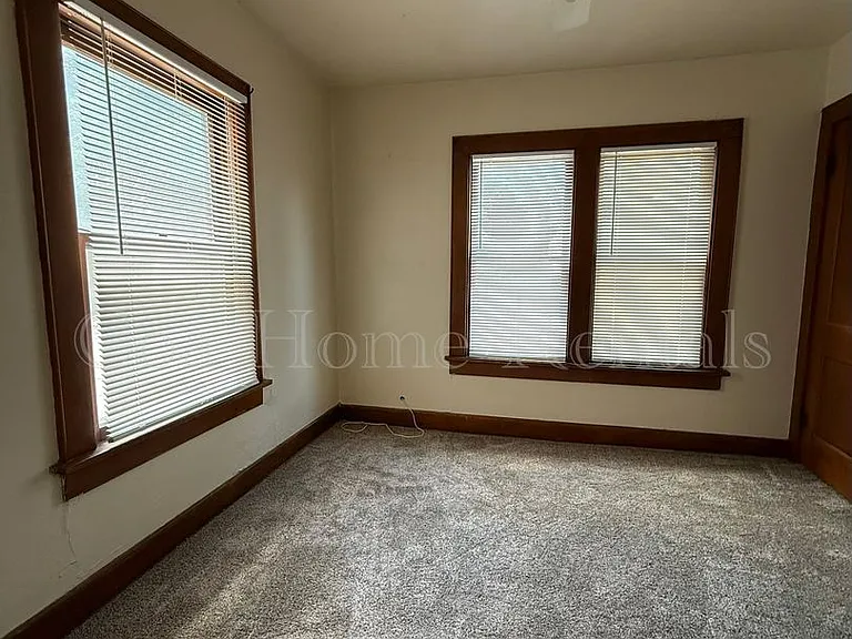Oakland 3227 — Photo 11