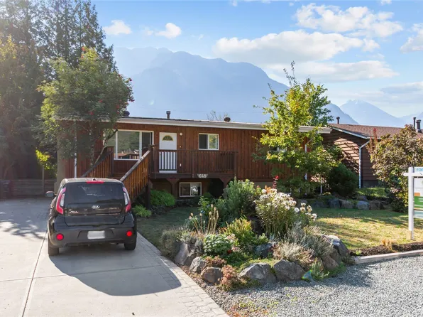 648 Willow St, Hope, BC V0X 1L1