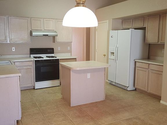 2nd image of 4652 E Hopi Ave