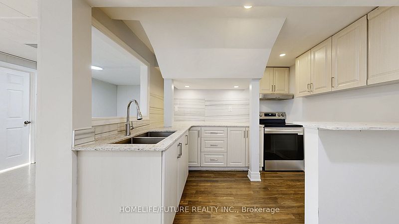 Toronto House for rent - 5 Bedrooms — photo 24