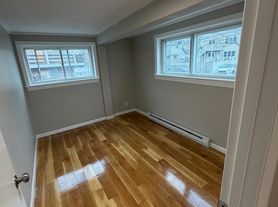 23 Roughan St