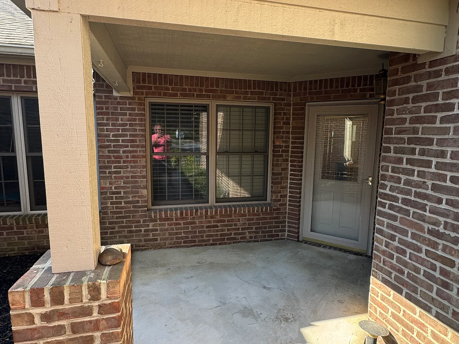 2 bed, 1025 sqft, $1,800 — Photo 2