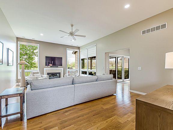 4th image of 4644 Sawgrass Dr E