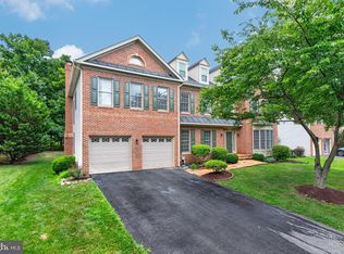 13621 Pine View Ln, Rockville, MD 20850