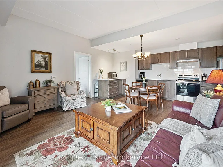 35 Kingsbury Sq #215 — Photo 13
