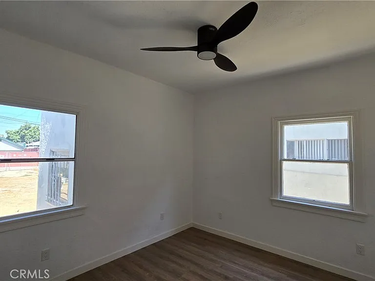 973 N Park Cir #6 — Photo 6