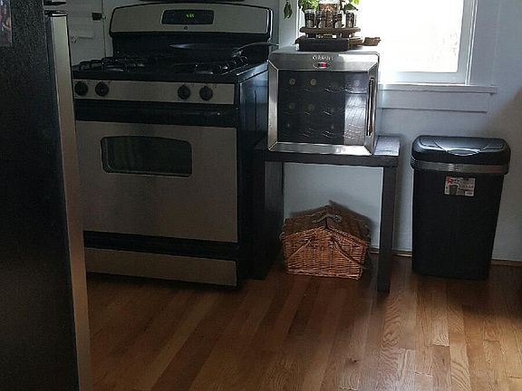 3rd image of 6023 Crestwood Way