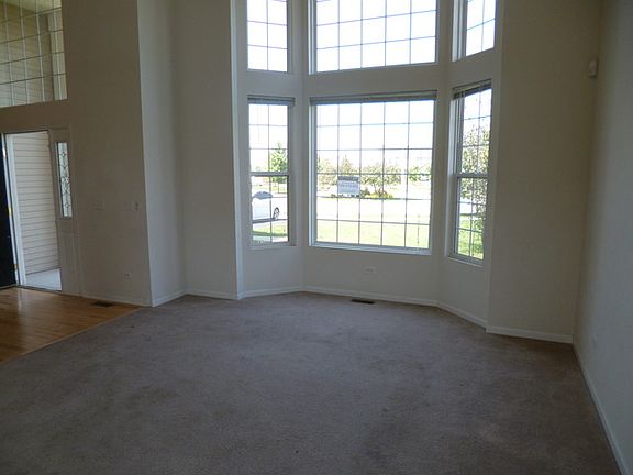 3rd image of 24406 Glenbrook Ct