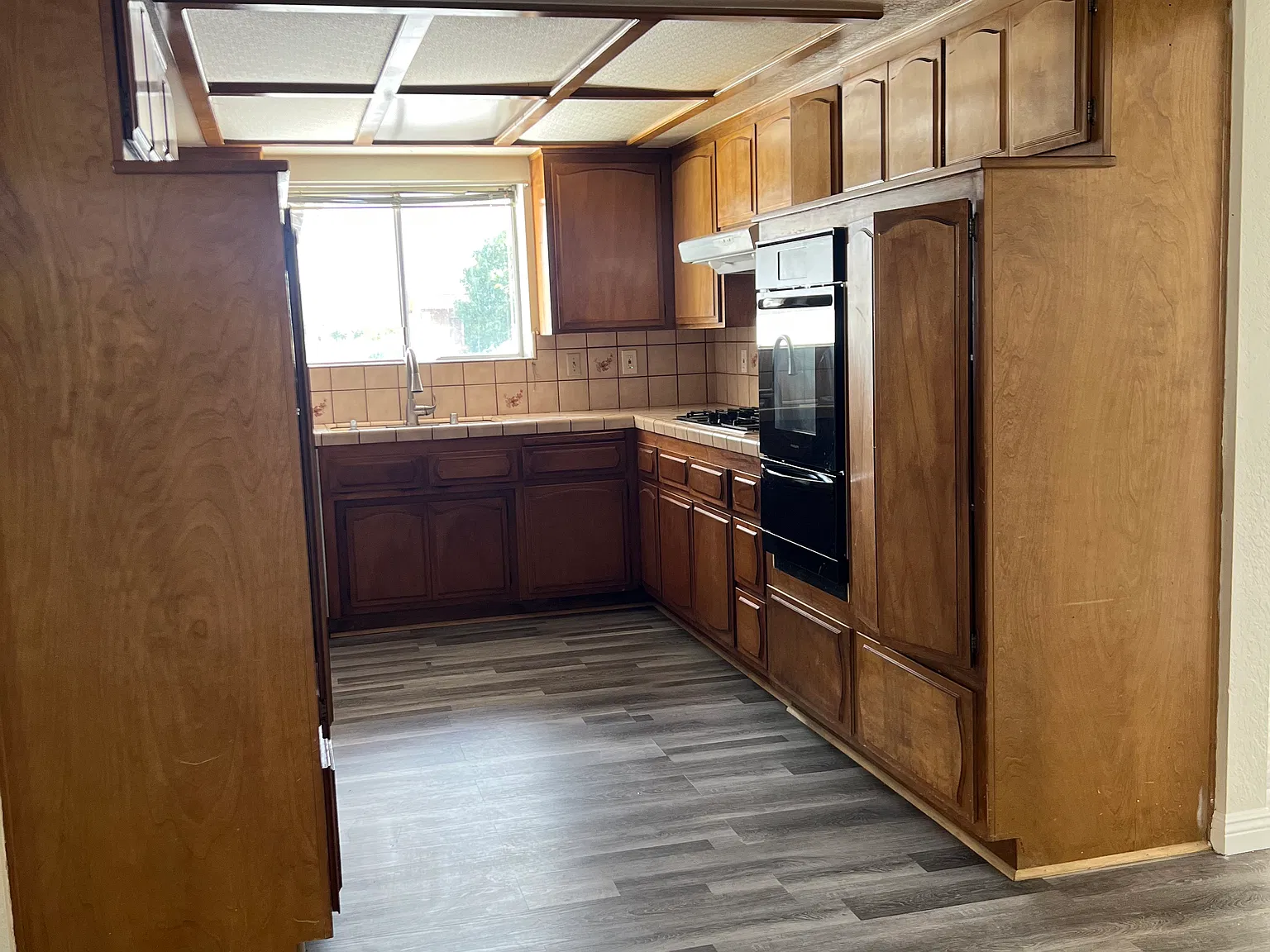 3 bed, 1727 sqft, $2,500 — Photo 4