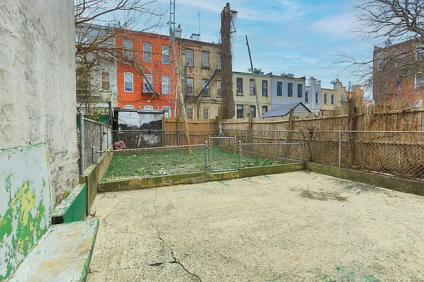 Rented by Compass | media 19