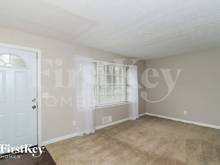 1020 Tanglewood Trl — Photo 3