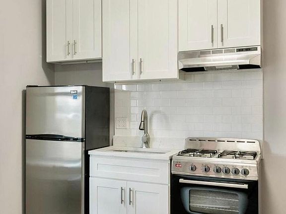 3rd image of 73 Monroe St APT 9