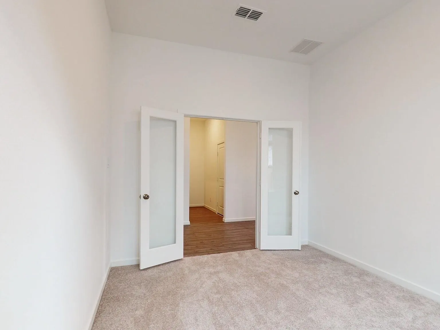 5 bed, 3.0 bath, 2283 sqft, $3,000 — Photo 4