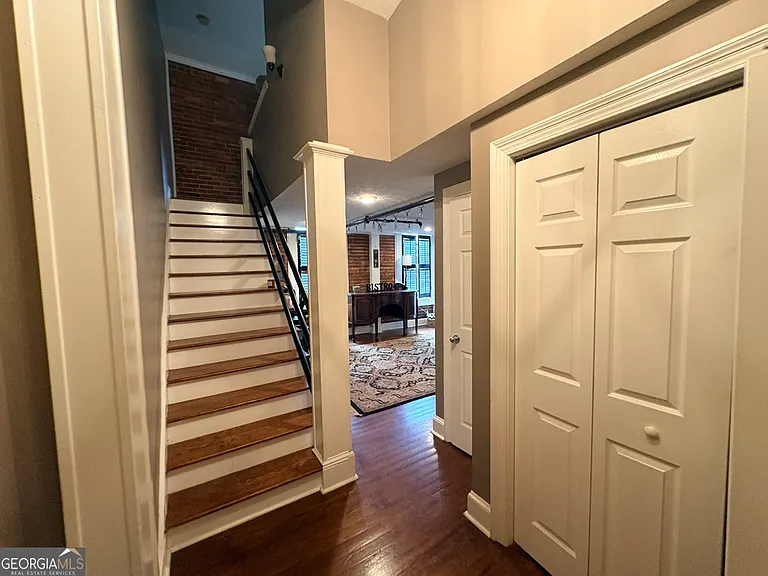 102 N Hill St #304 — Photo 13