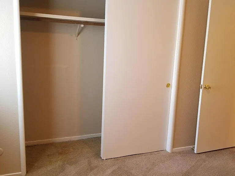 687 W Donna Dr — Photo 21