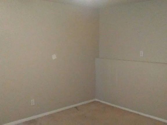 5th image of 612 Superior St