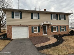 82 Page Ln, Middleburg, PA 17842