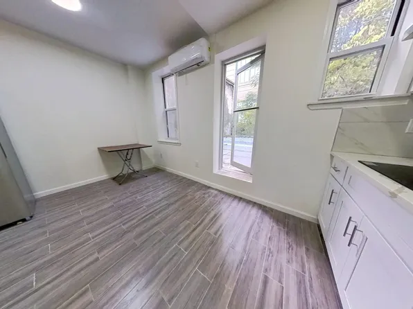 954 3rd Avenue image 5 of 13