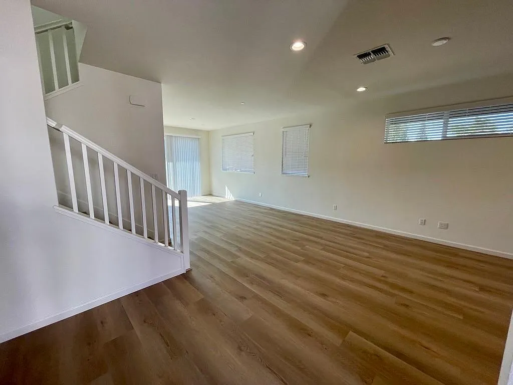 3 bed, 2.5 bath, 1522 sqft, $2,600 — Photo 2