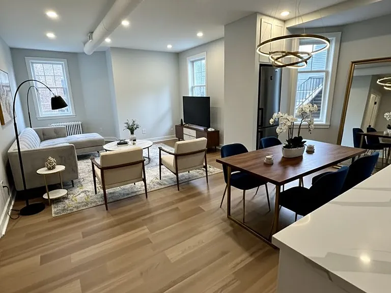 592 Church St #10 — Photo 1