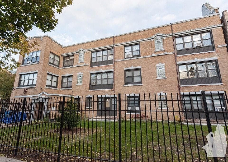 1st image of 4550 N Malden St APT 3S