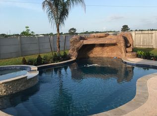 23422 Bordeaux Dr, Alvin, TX 77511