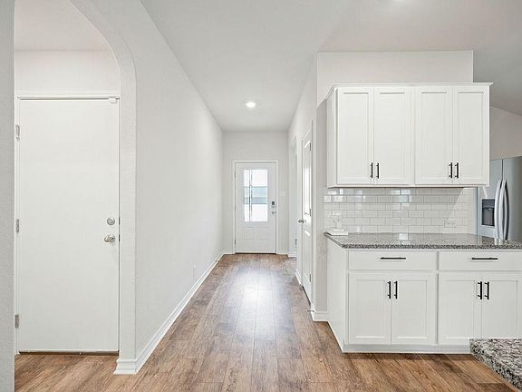 5th image of 14239 Geyserite Ave