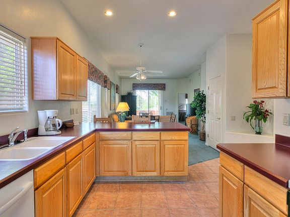 4th image of 4749 S Tropicana Dr