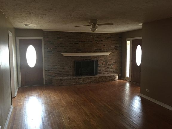 5th image of 202 E Bryant St