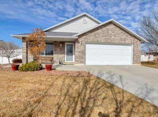 876 W 1730 N, Clinton, UT 84015