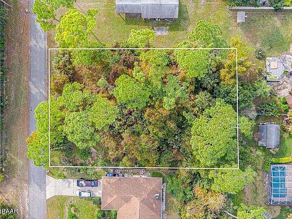 3rd image of 131 Poinciana Rd