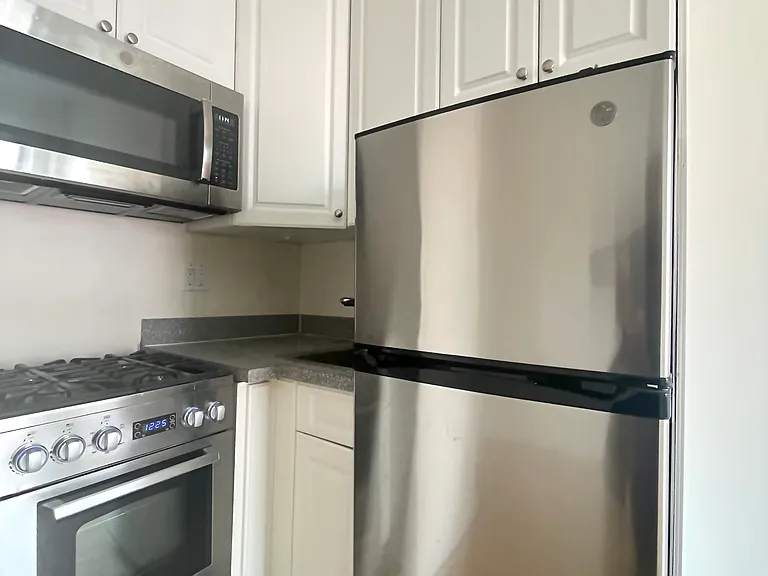 53 W 72nd St #6F — Photo 2
