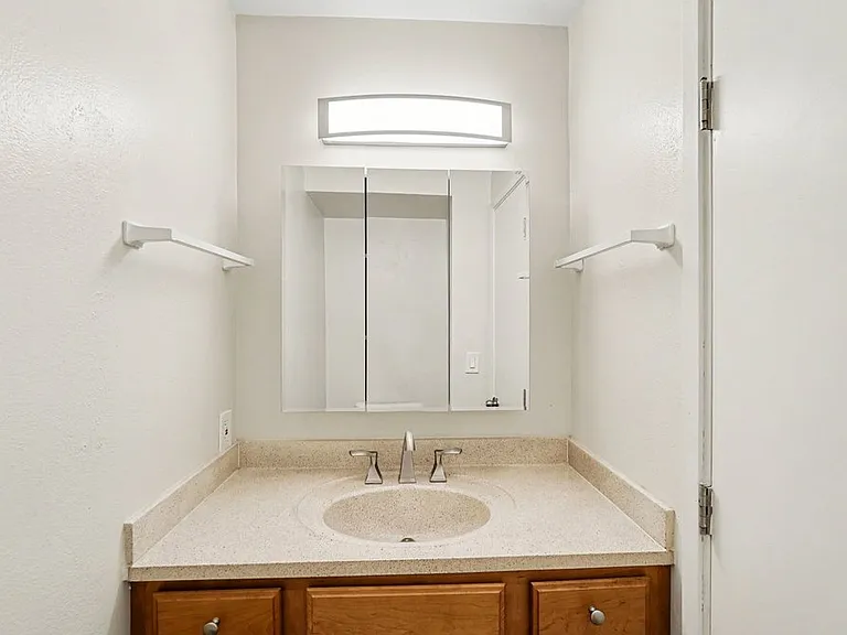 1009 Mohr Ln #2 — Photo 9