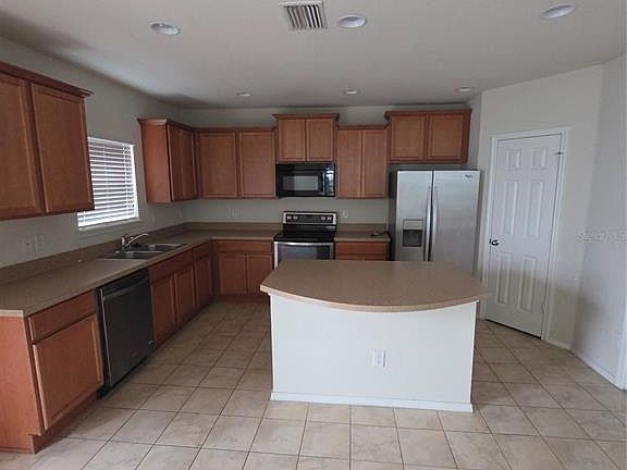 3rd image of 4816 CHATTERTON WAY