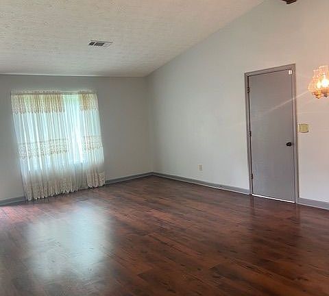 3rd image of 3859 Skidmore Dr