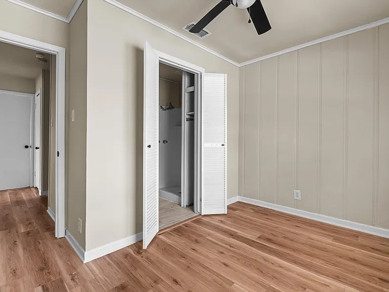 2335 Pleasant Dr — Photo 19