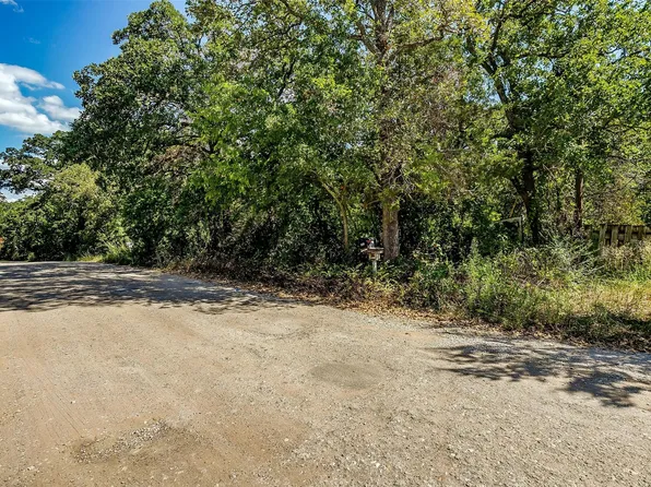 8224 Dot Hudson Rd, Alvarado, TX 76009
