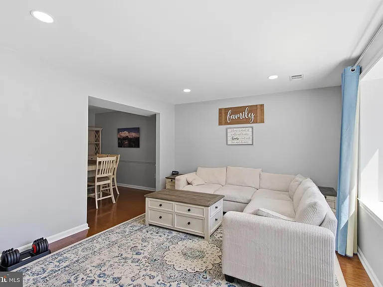 9120 Huber Ct — Photo 3