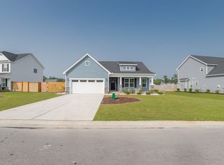 432 Pebble Shore Dr, Sneads Ferry, NC 28460