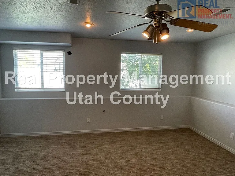 2067 E 1400 S — Photo 23